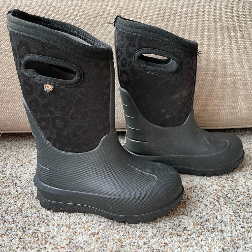 Bogs Kids Winter Boots, Black Leopard Print, Size 11